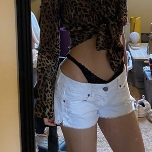 🔥Low rise white American Eagle short shorts